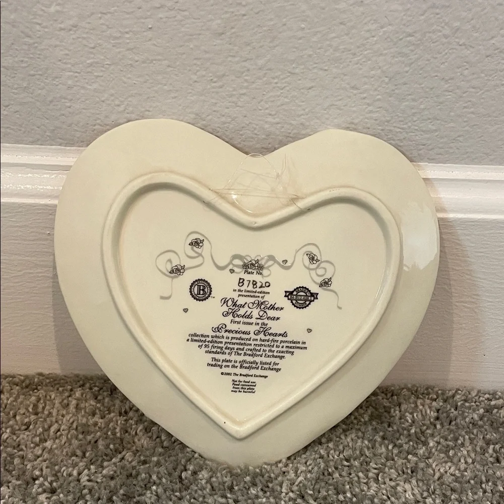 Bradford exchange What a mother holds dear porcelain heart - Picture 3 of 5